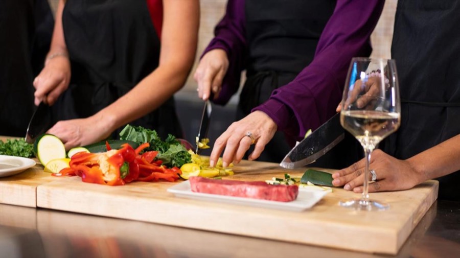 alt="cooking class baku" alt="azerbaijani cooking experience" alt="baku cooking workshop" alt="tradi